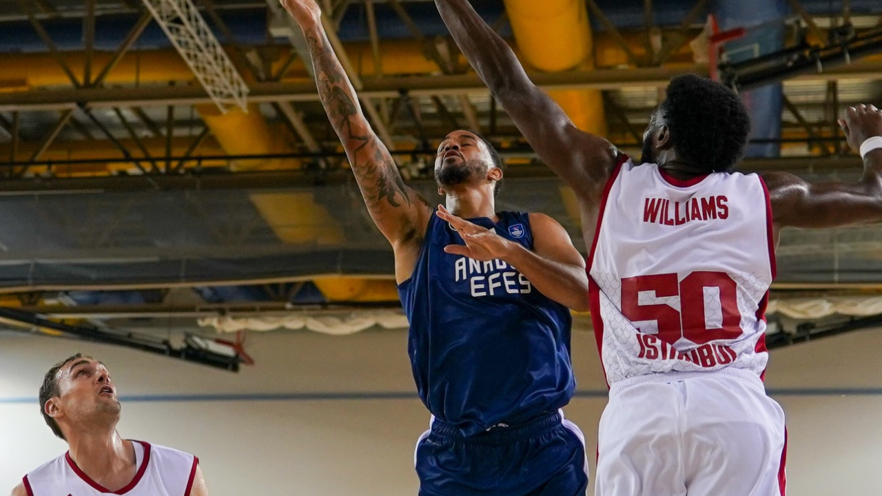 TOFAŞ ve Bahçeşehir Koleji, Gloria Kupası'na güçlü rakiplerini devirdi