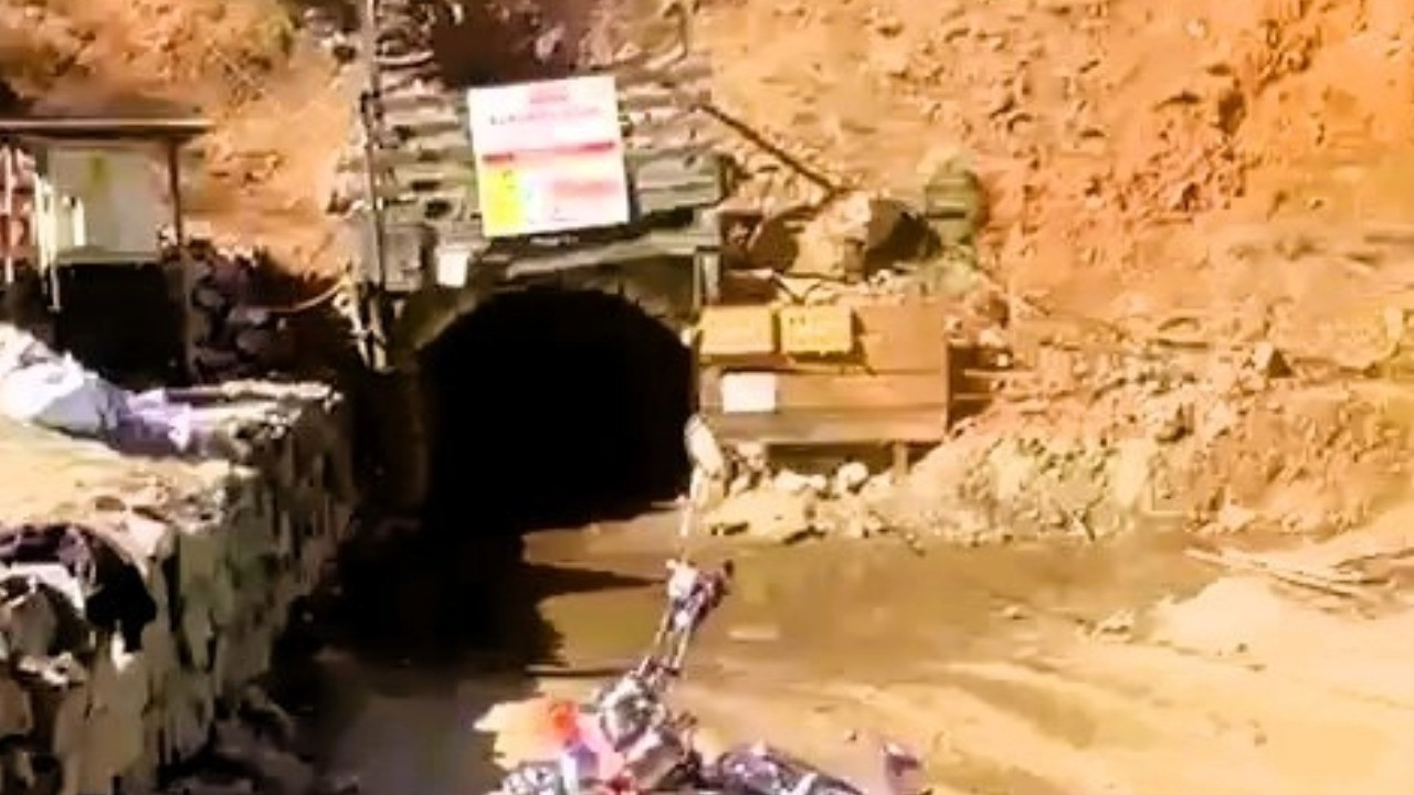 Madende göçük: İşçiler mahsur kaldı