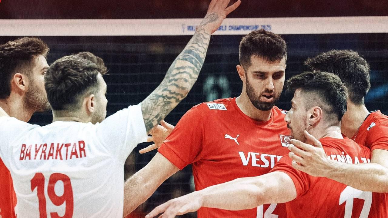 Dünya Şampiyonası'na güçlü başladık: Filenin Efeleri, Japonya'yı 3-0 geçti