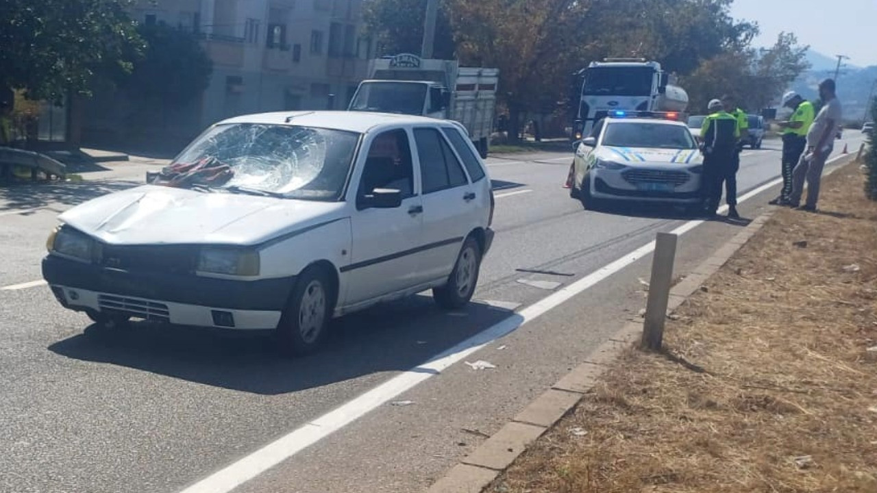 Manisa'da feci kaza: Yolun karşısına geçmek isteyen kadın hayatını kaybetti