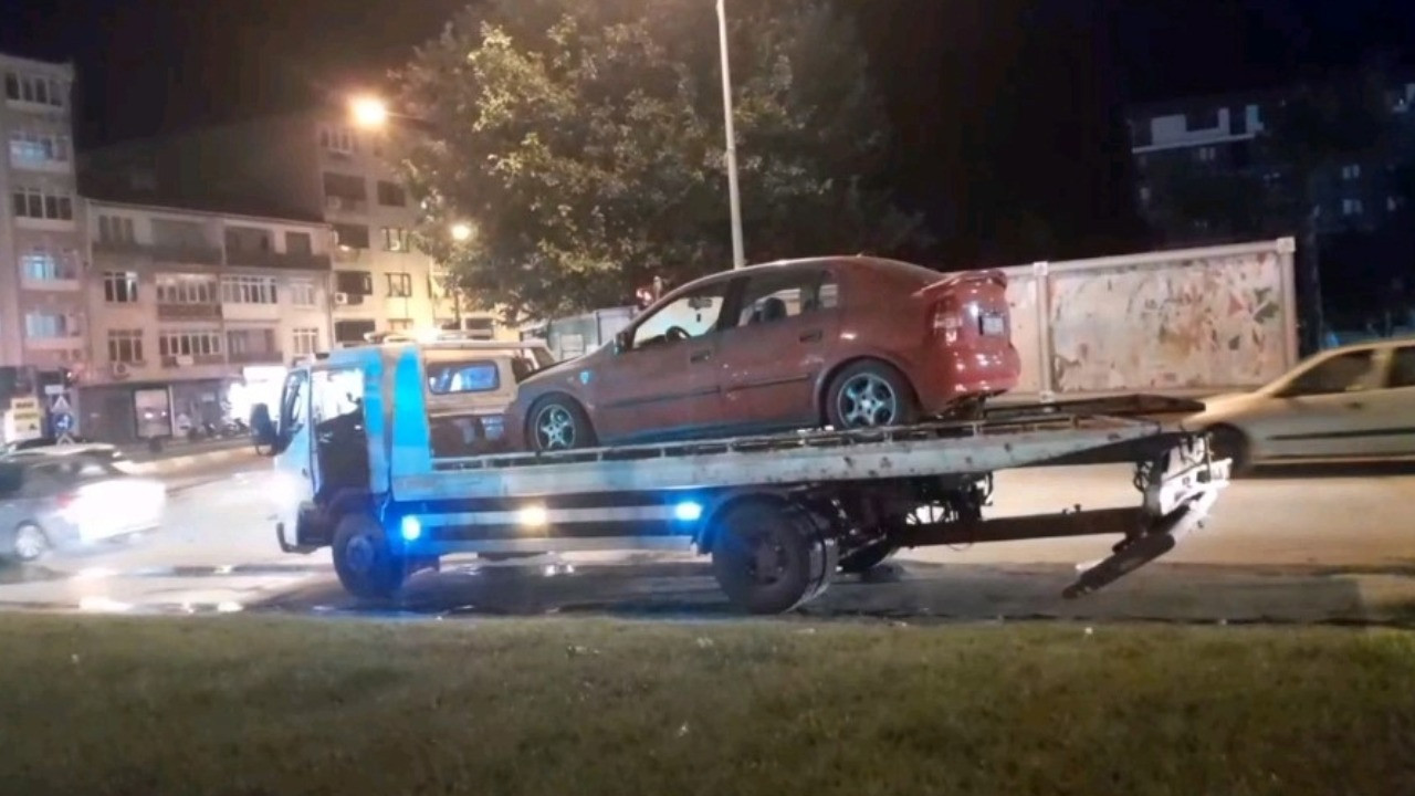 Seyir halindeyken yanan araç kullanılamaz hale geldi