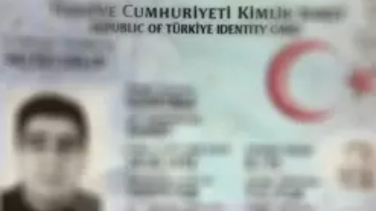 Babaannesi annesi, dedesi babası görünüyordu: Gerçek kimliğine kavuştu