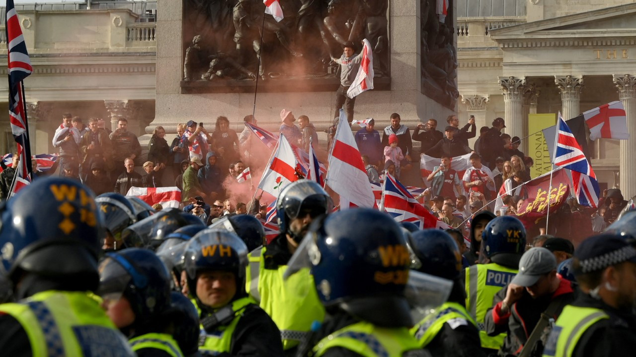 Londra karıştı: Çok sayıda yaralı ve gözaltı var