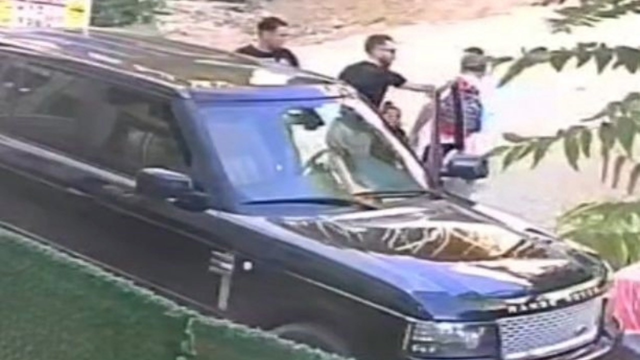 Çocuklarını okula götüren babaya tokat attı