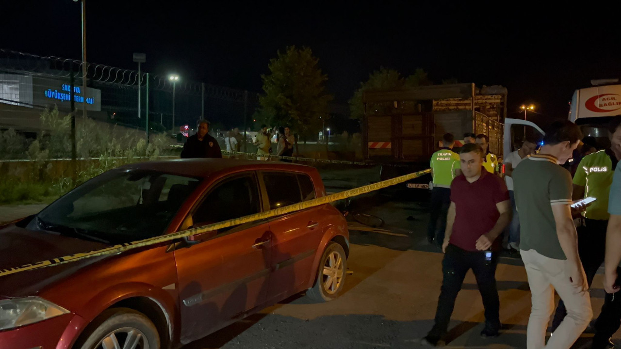 Otomobilin çarptığı bisikletli öldü: Sürücü aracını bırakıp kaçtı
