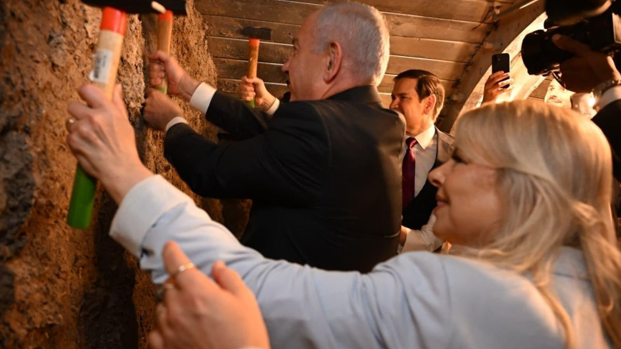 ABD'li bakan tartışmalı tünelin açılışına katıldı, tepkiler çığ gibi büyüdü