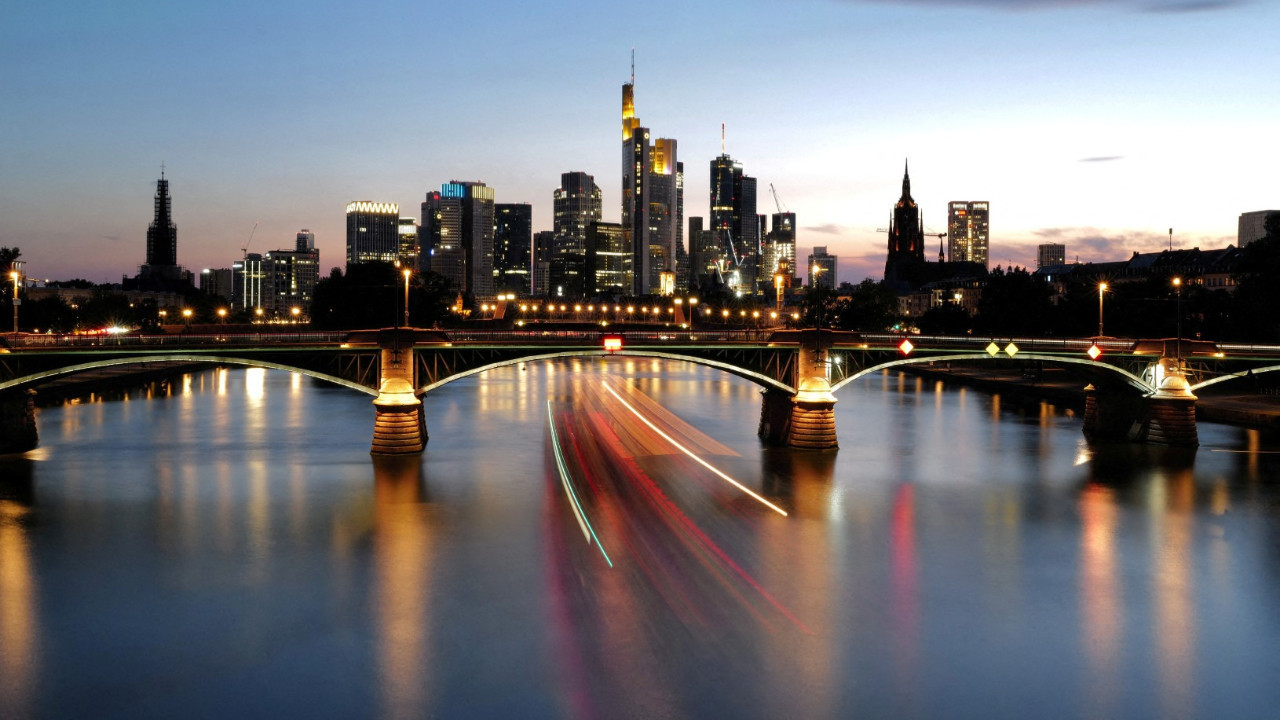 Almanya'da yatırımcı güveninde sürpriz artış