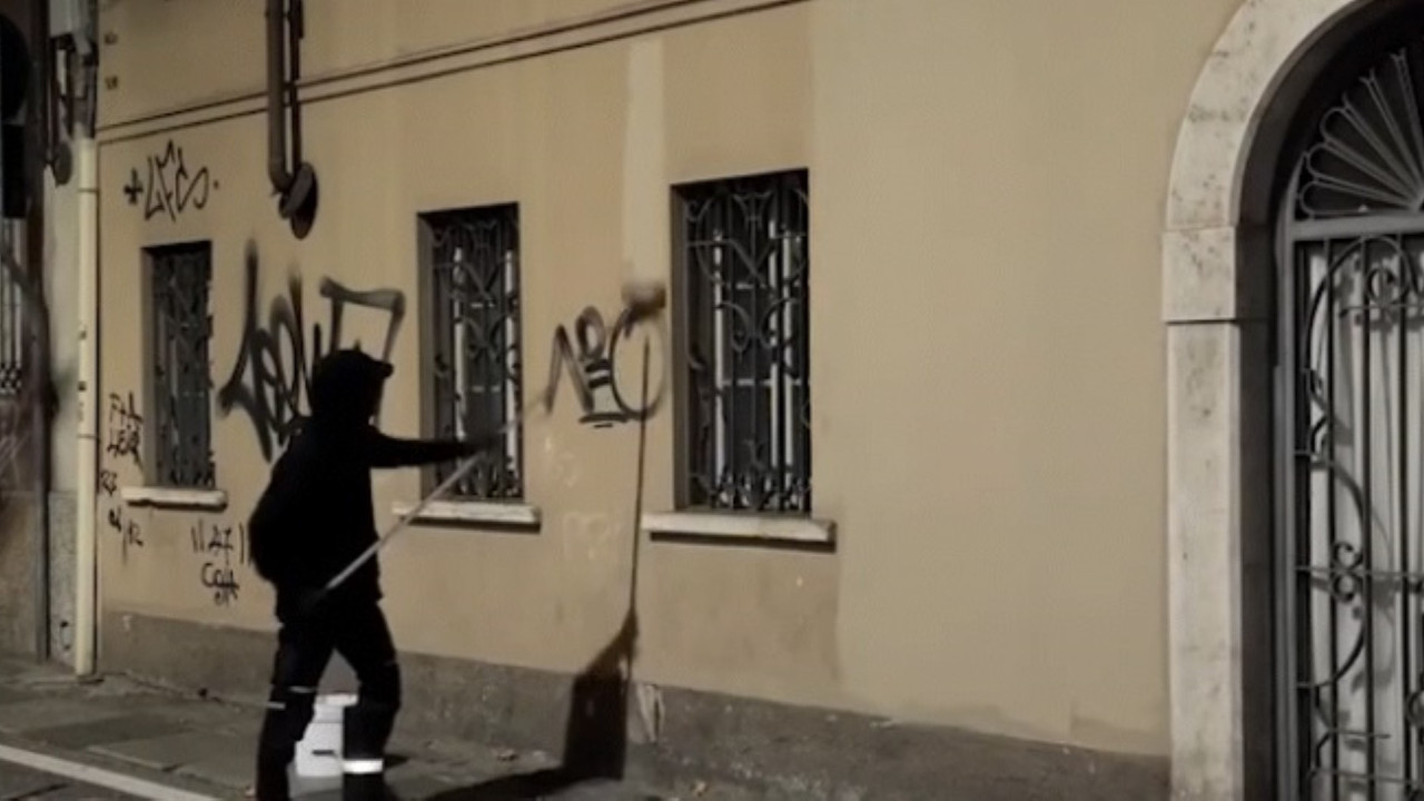 Geceleri ortaya çıkan Hayalet Boyacı yeni savaş başlattı