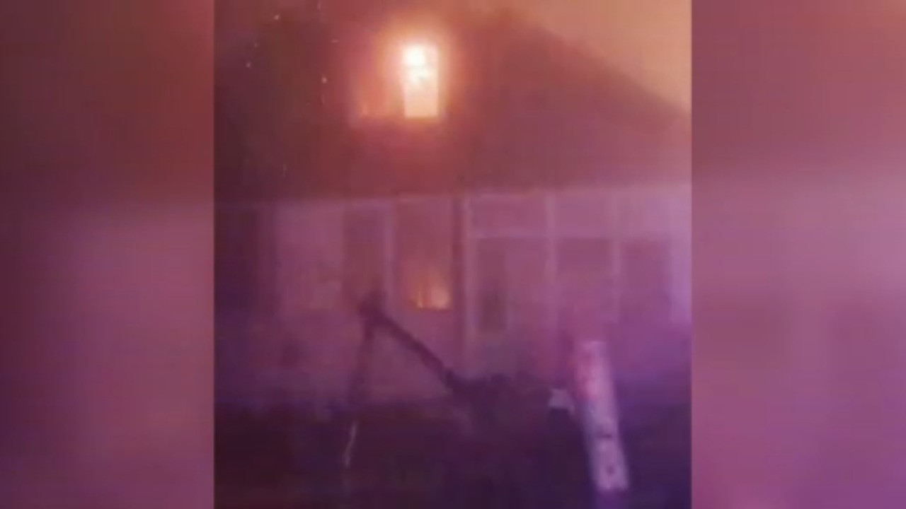 Herkes şaşkına döndü: Evi 6. kez yandı