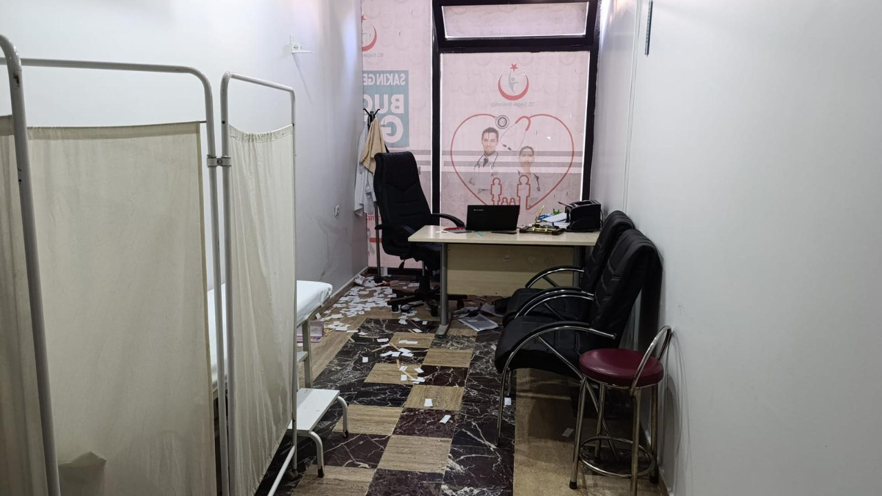 Doktora 'Sıra mı bekleyeceğim' dayağı