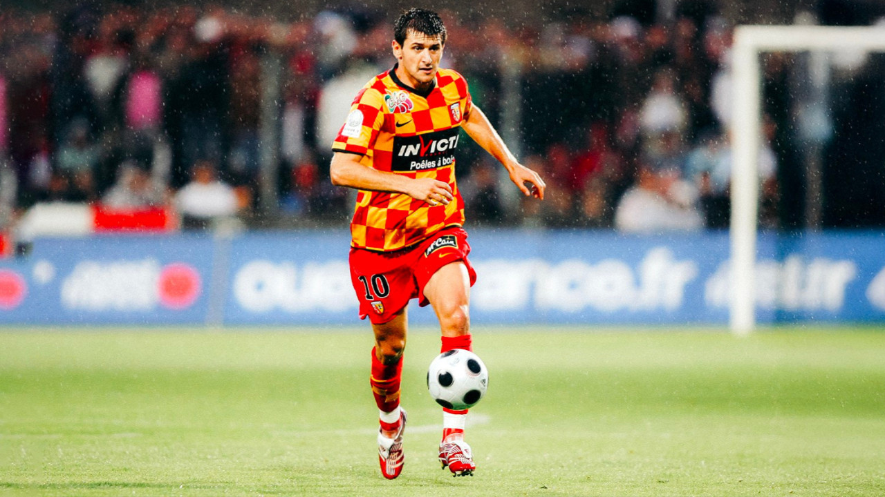 Efsane futbolcu maç sırasında hayatını kaybetti