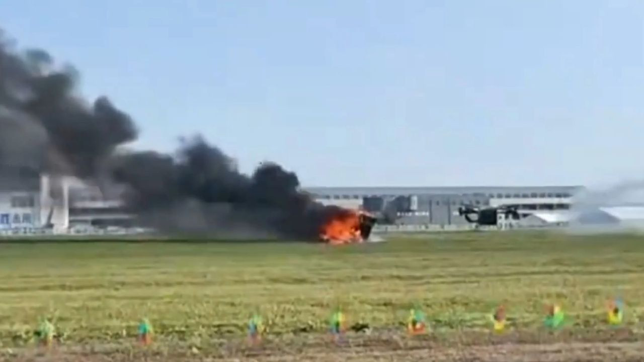 Uçan arabalar çarpıştı: Bir pilot yaralandı