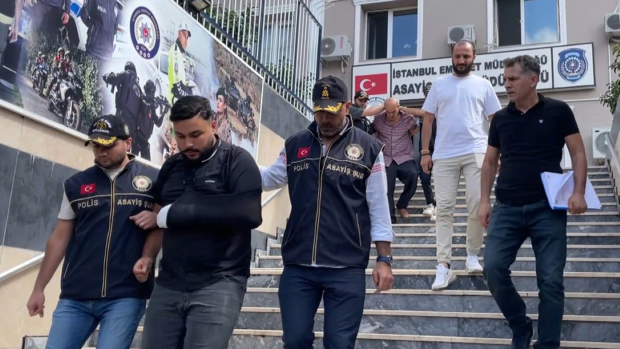 Eski eşini darbederken uyaran komşusunu bıçakladı