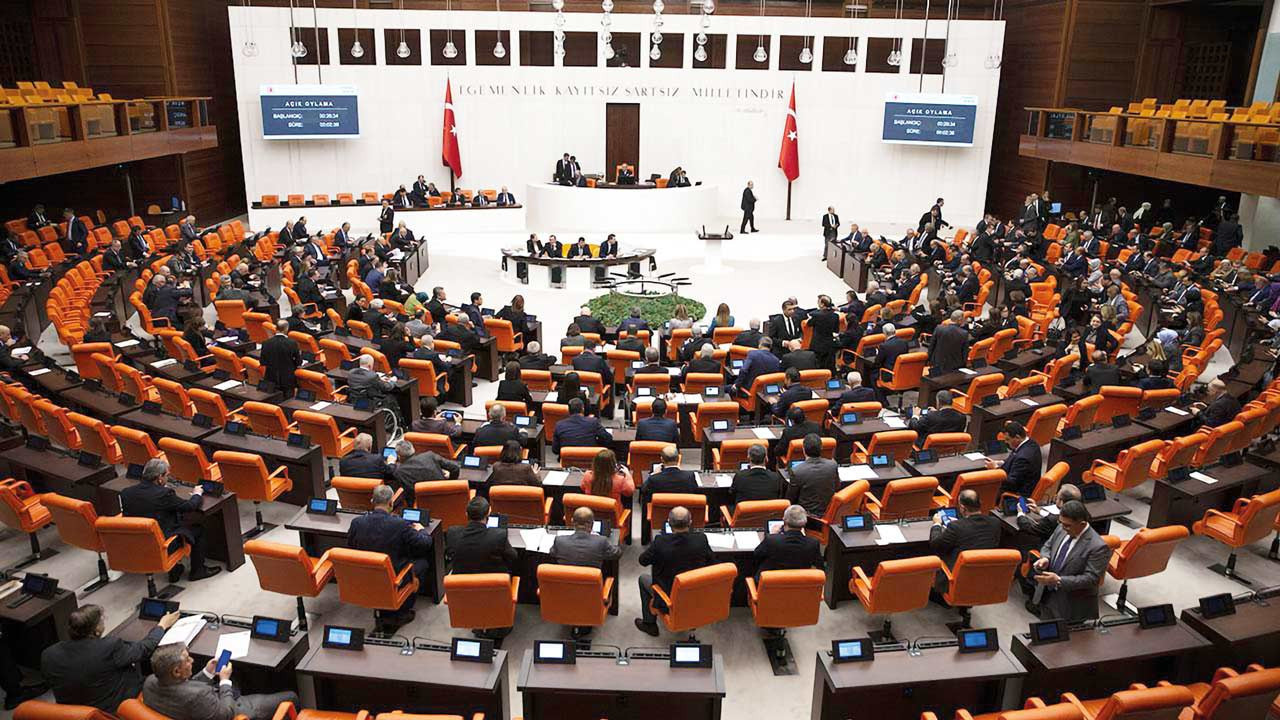 Meclis'te Alevi tartışması: Tansiyon yükseldi