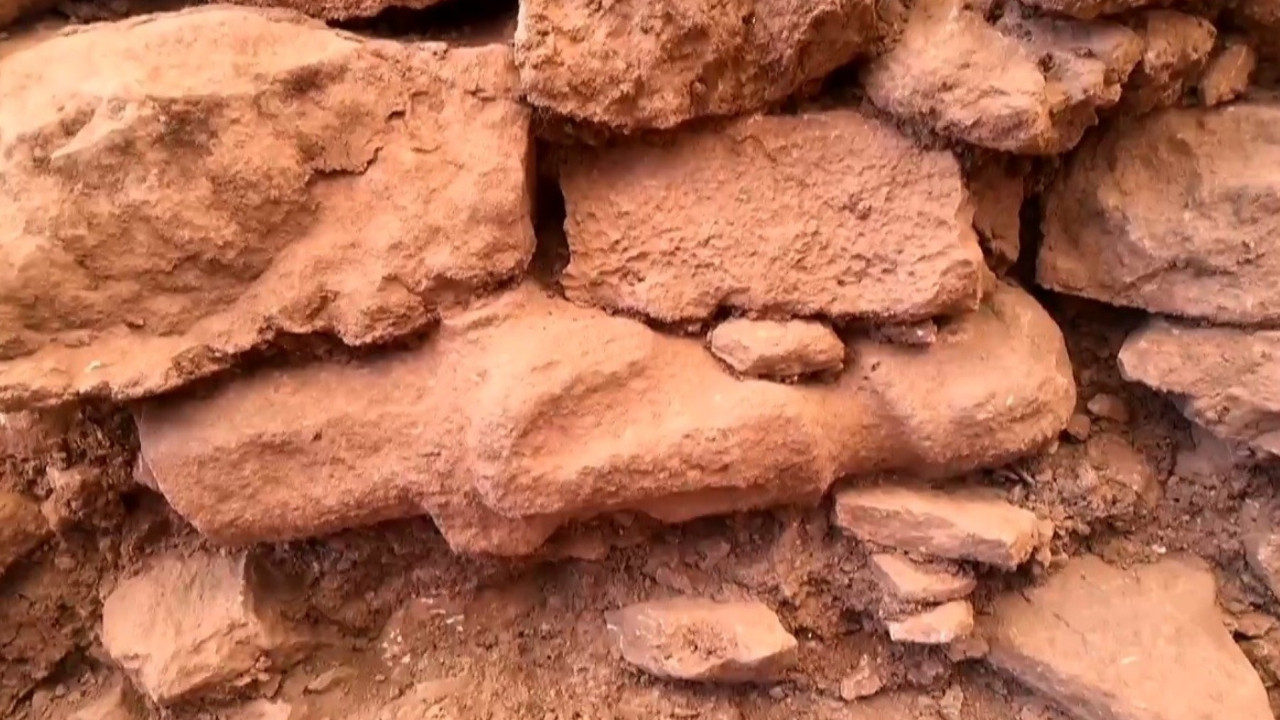 Göbeklitepe'de insan heykeli bulundu