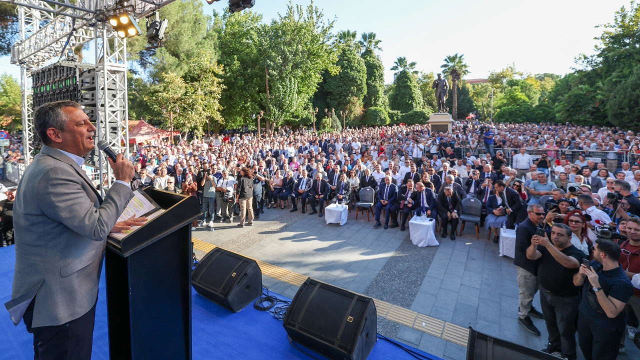 Özel'den Erdoğan iddiası: '300 uçak siparişinin sözünü verdi'