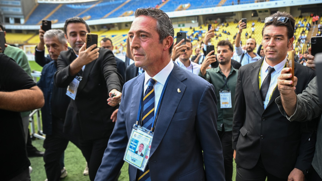 Ali Koç'a kongrede büyük tepki: Yüzüne karşı Sadettin Saran tezahüratları atıldı