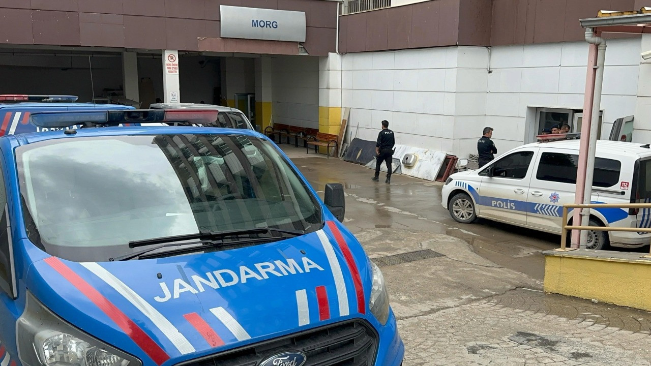 Çaya giren genç boğularak hayatını kaybetti