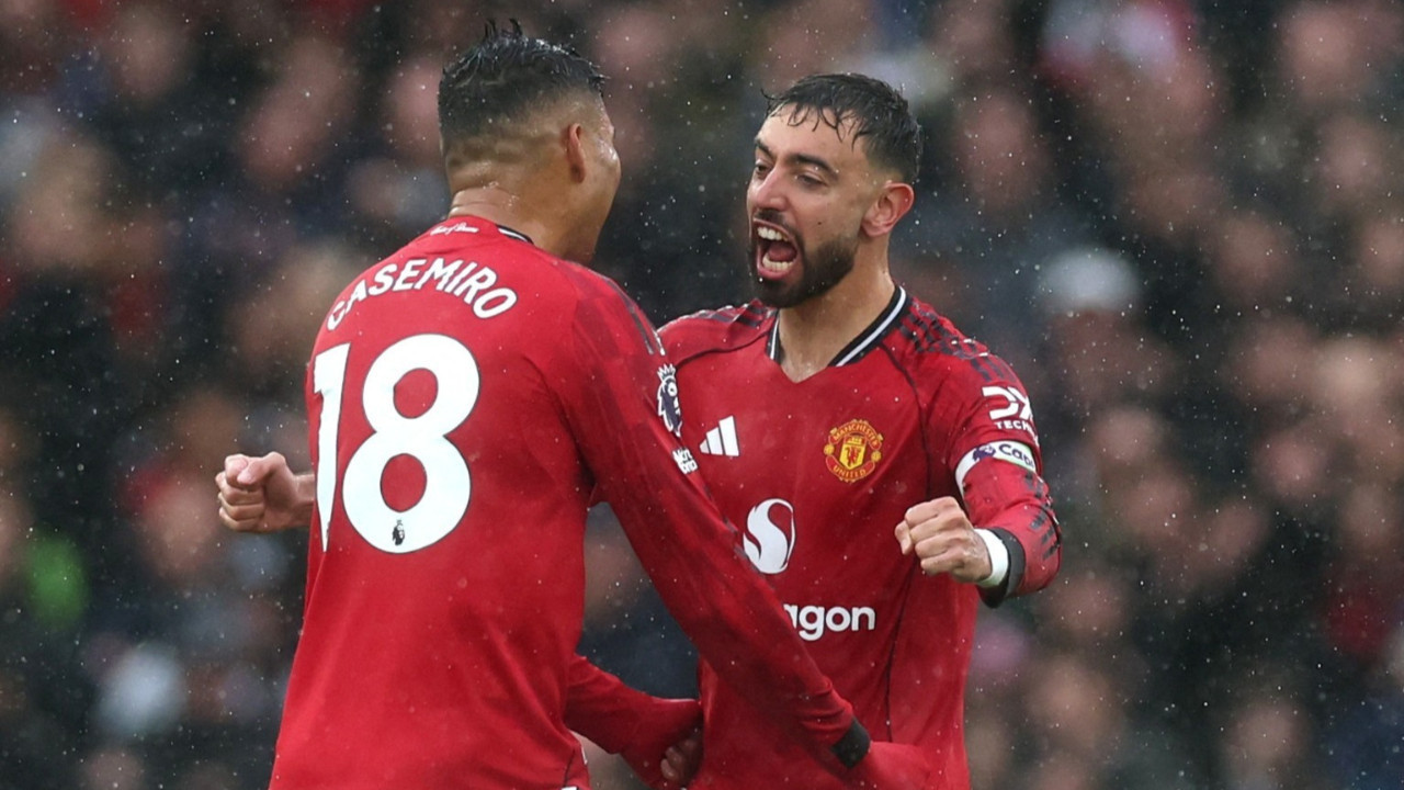 Manchester United iki kırmızı kartlı maçta Chelsea'yi devirdi