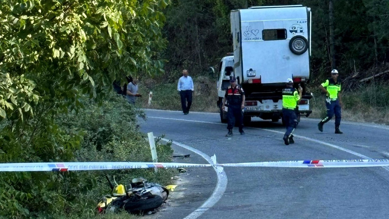Polis memuru kazada öldü