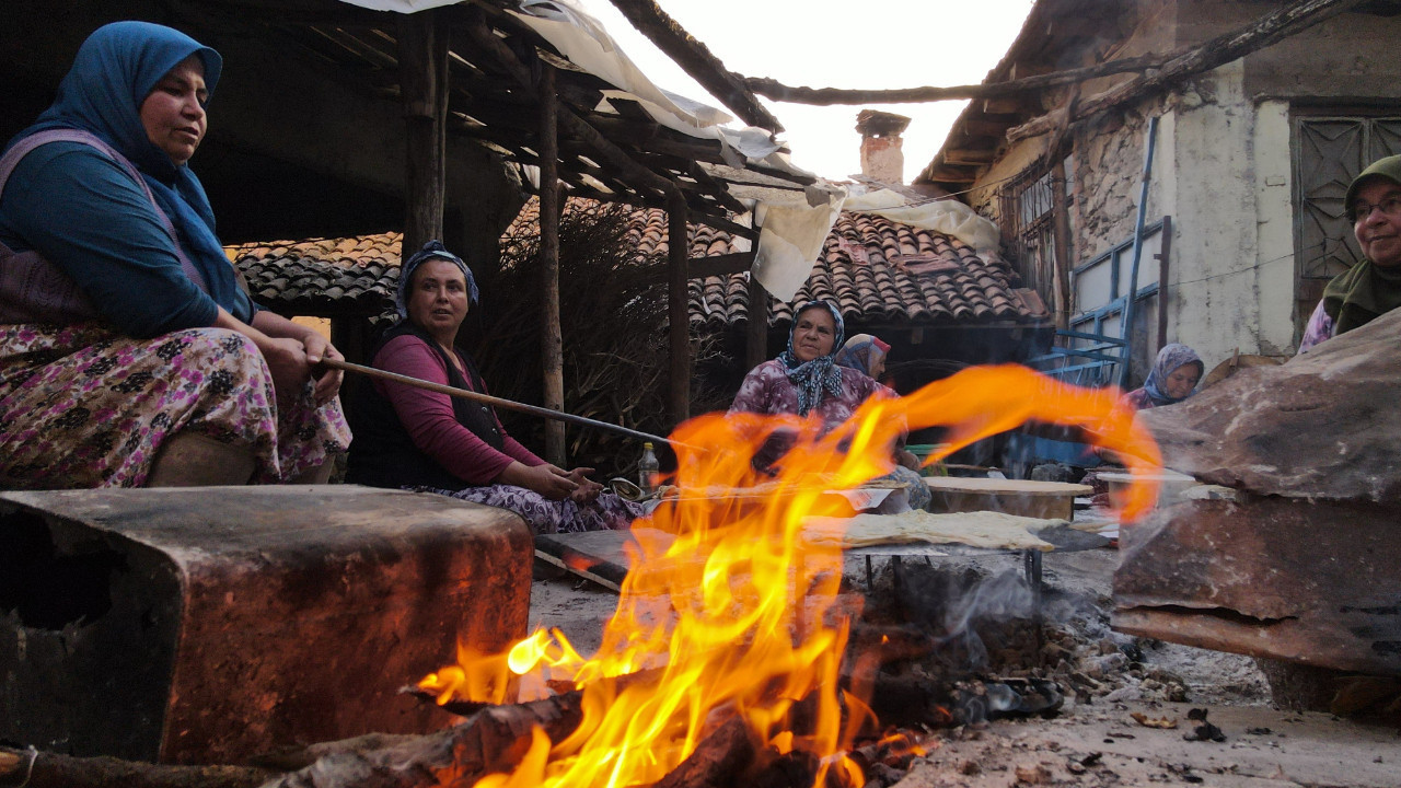 Gelenek devam ediyor: Bizde para geçmiyor