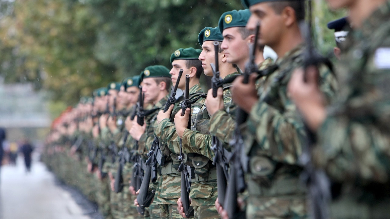 Yunanistan'da asker krizi: Askeri akademilerin kontenjanı boş, askerler azalıyor