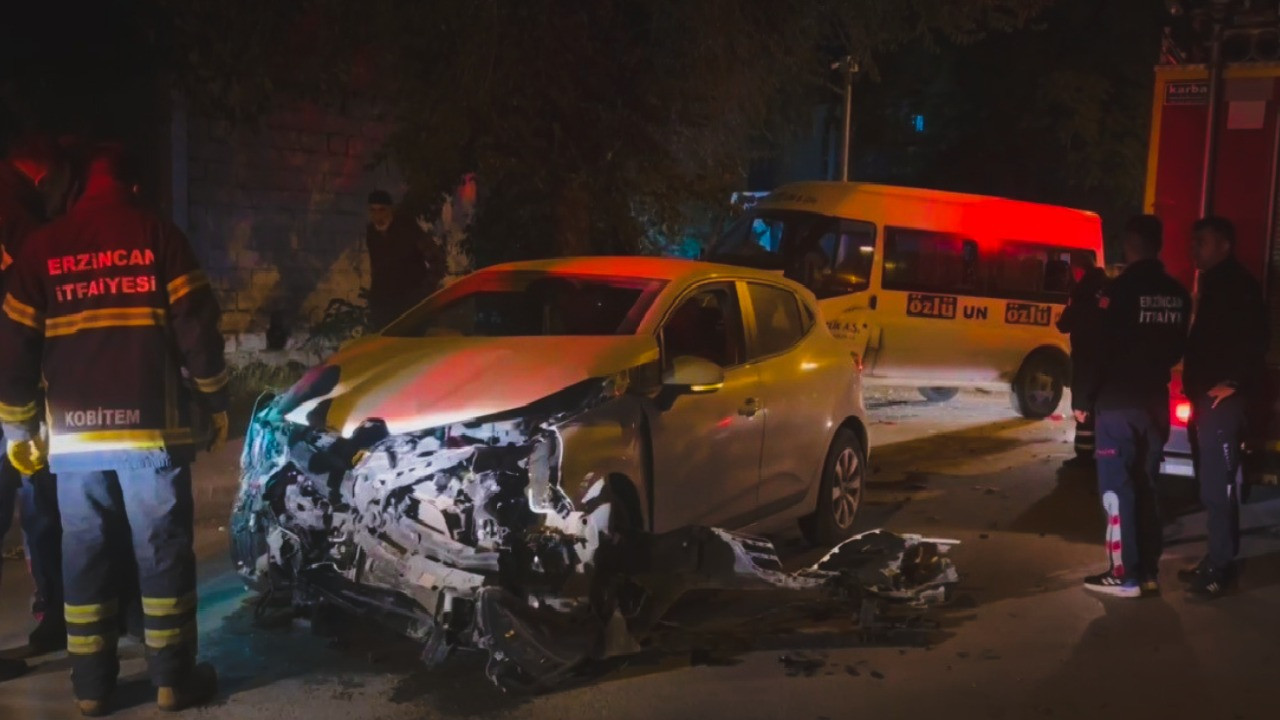 Hasar büyük: Ağaca çarparak durabildi