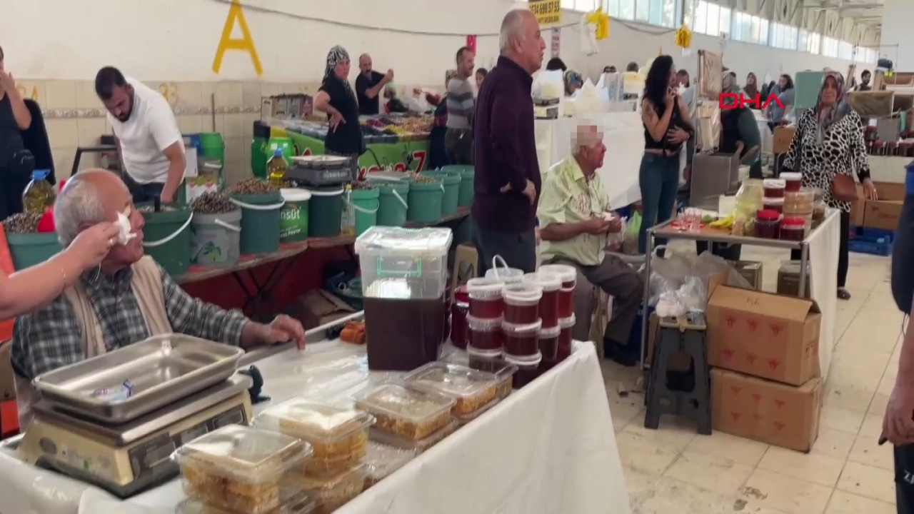 Müşteri kavgasında bal kepçesiyle saldırdı