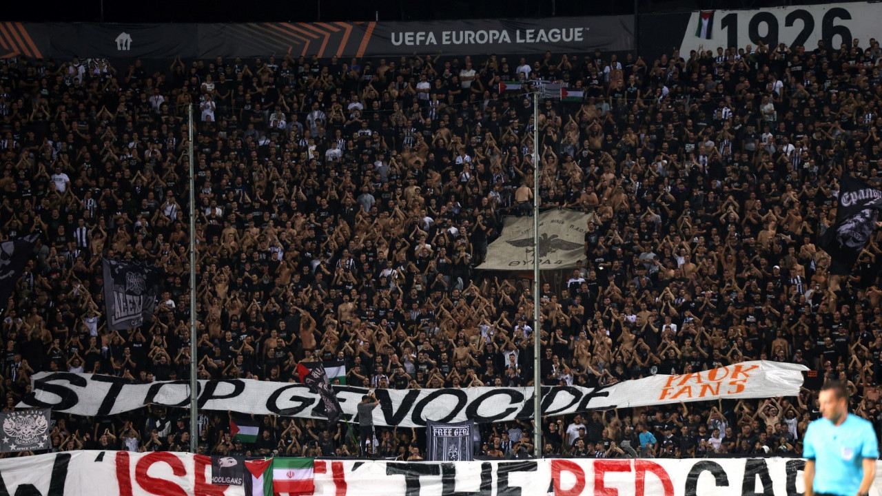 Yunan taraftarlardan İsrail protestosu