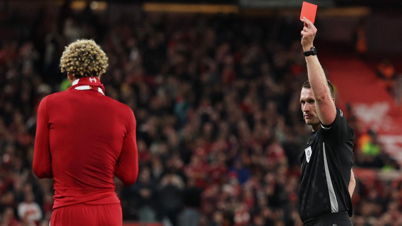 Arne Slot "Yaptığı aptalca" demişti: Liverpool'dan Ekitike'ye maaş cezası