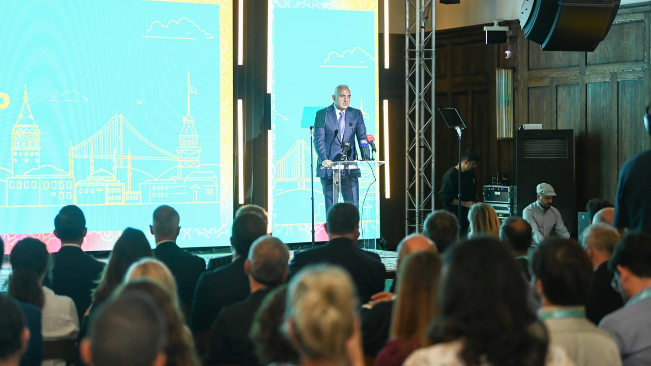 Bakan Ersoy müzik platformlarına şeffaflık çağrısı yaptı