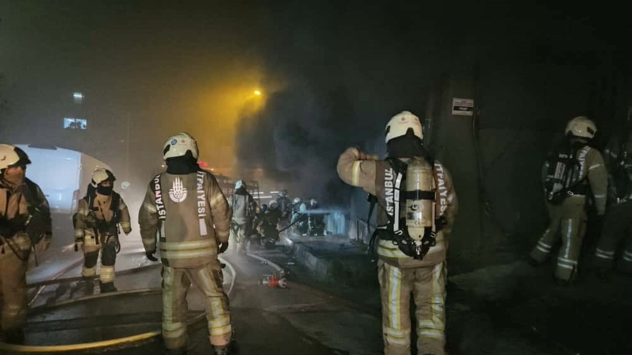 5 katlı bina alevlere teslim oldu