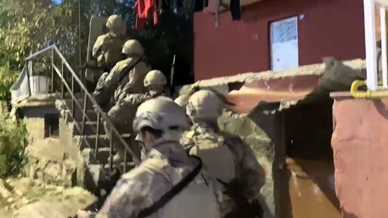 Bitlis ve İzmir'de uyuşturucu operasyonu: 10 tutuklama