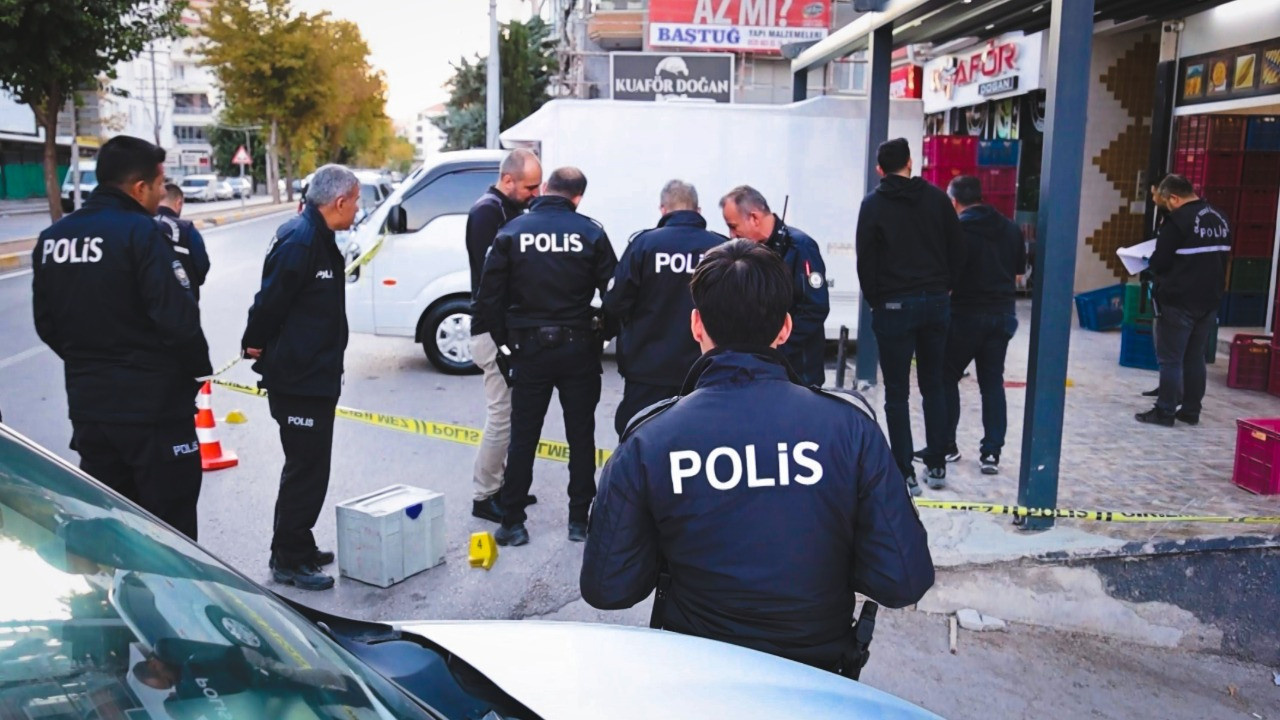 Bu 'ekmek kavgası' başka: Tabancayla vurdu