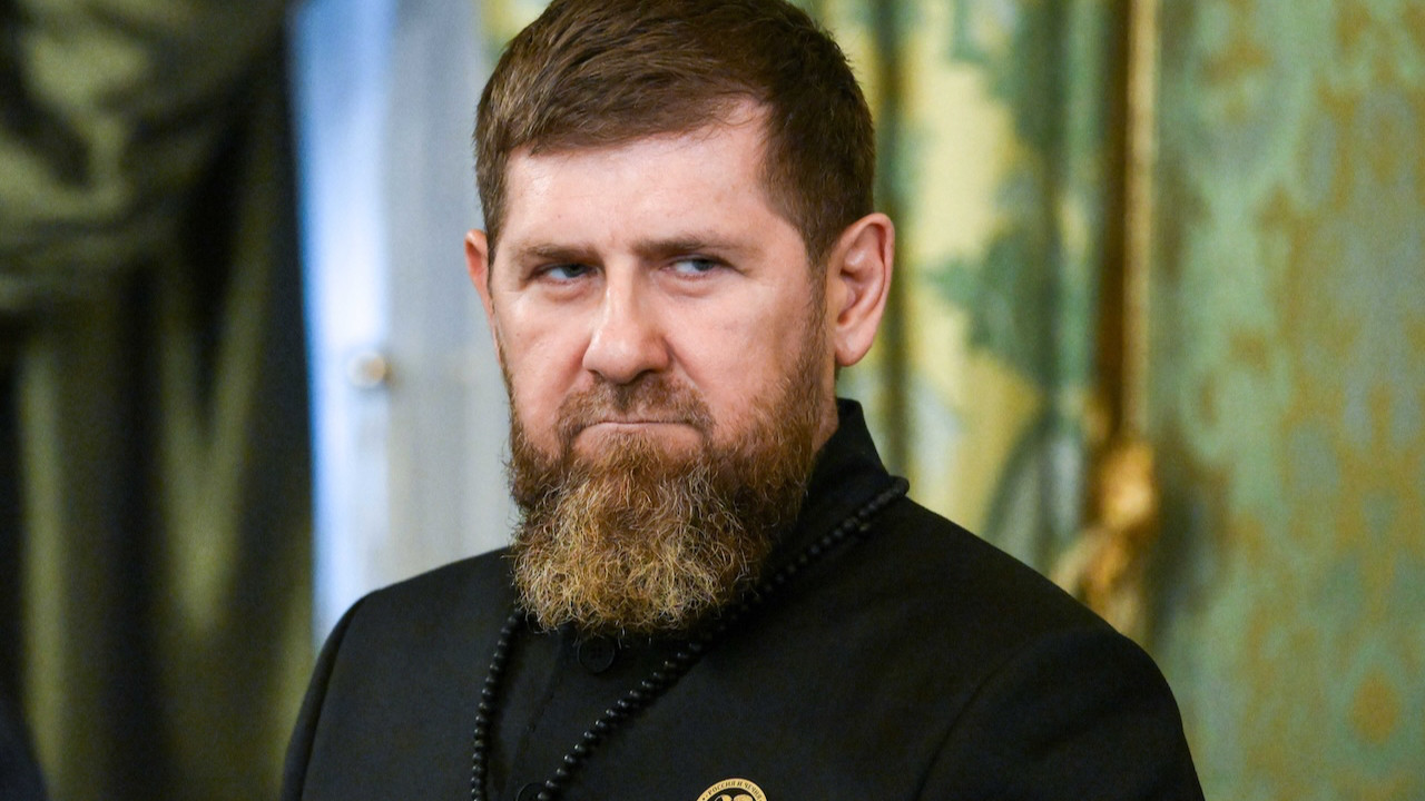 Rusya'nın en ünlü şarkıcısı Putin'e seslendi, Kadirov "halk düşmanı" dedi