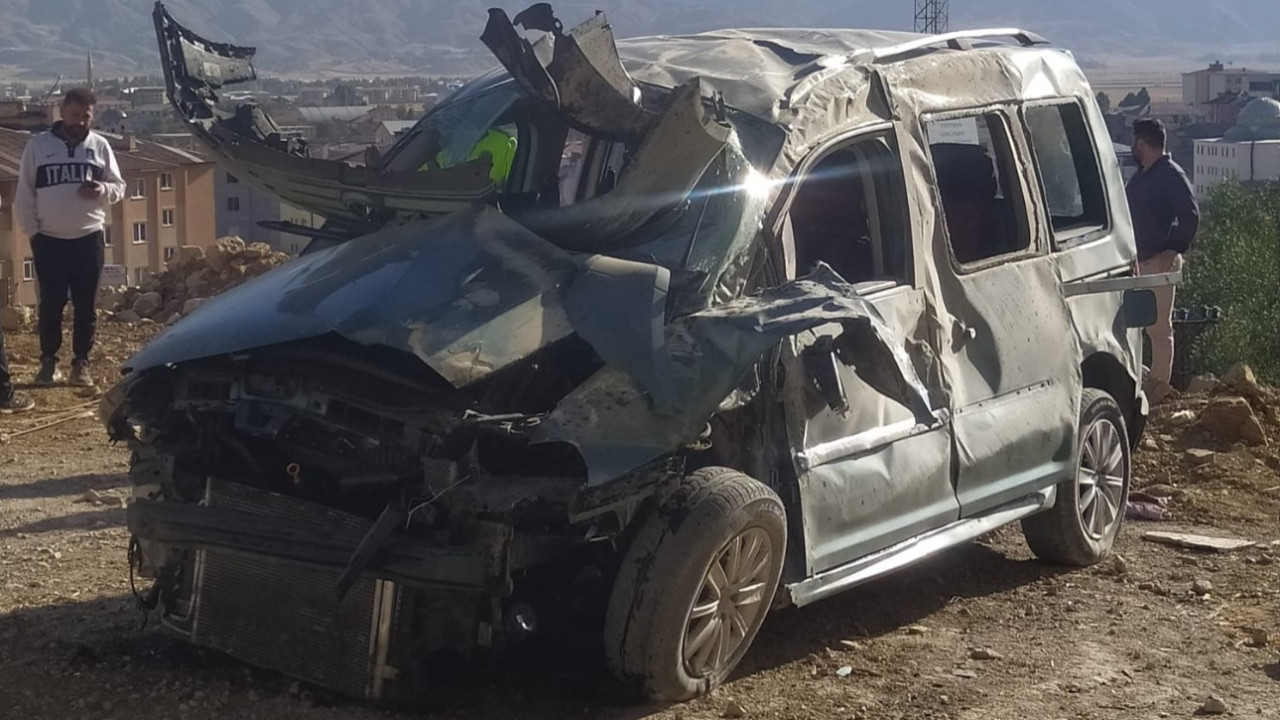 Virajı alamadı: 1’i ağır 4 yaralı