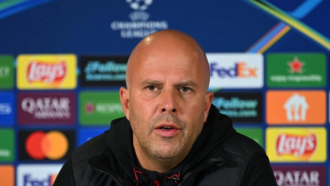 Arne Slot'tan Galatasaray'a övgü: 'Frankfurt ile bir daha oynasa...'