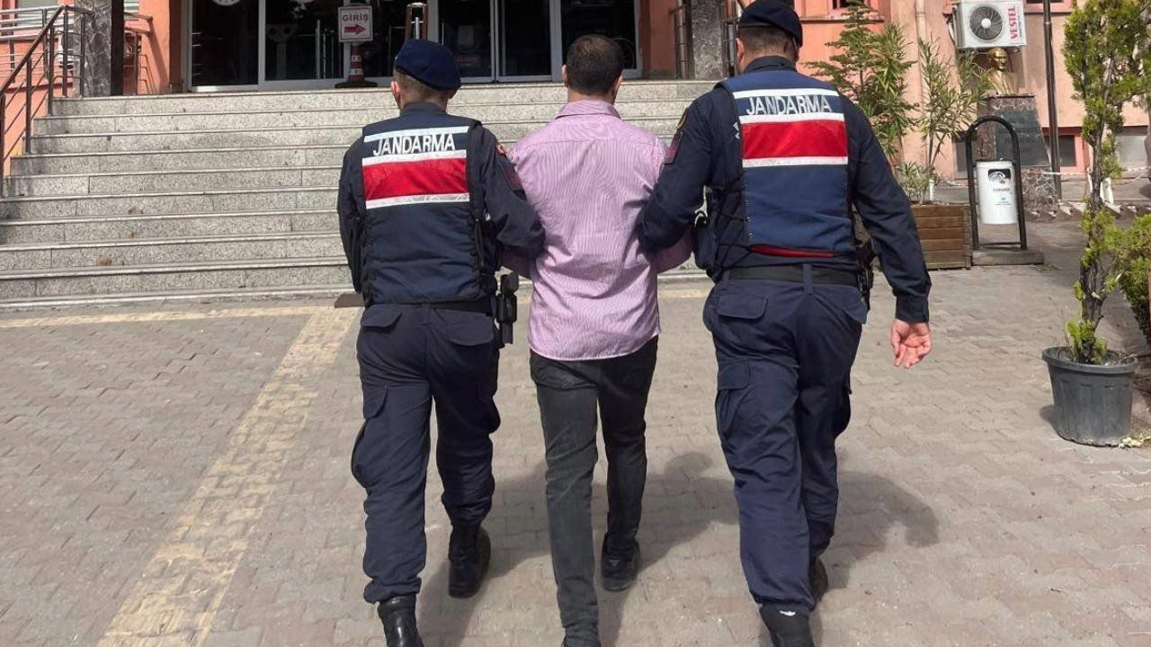 Cezaevinden firar etti, camide uyurken yakalandı