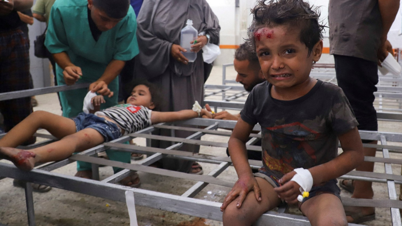 İsrail, Filistin'de bir aileyi yok etti