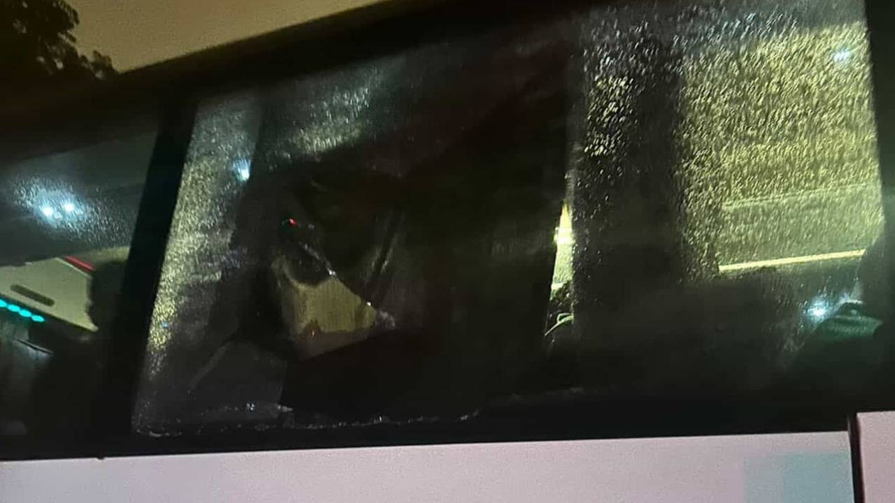 Kocaelispor taraftarlarına taşlı saldırı