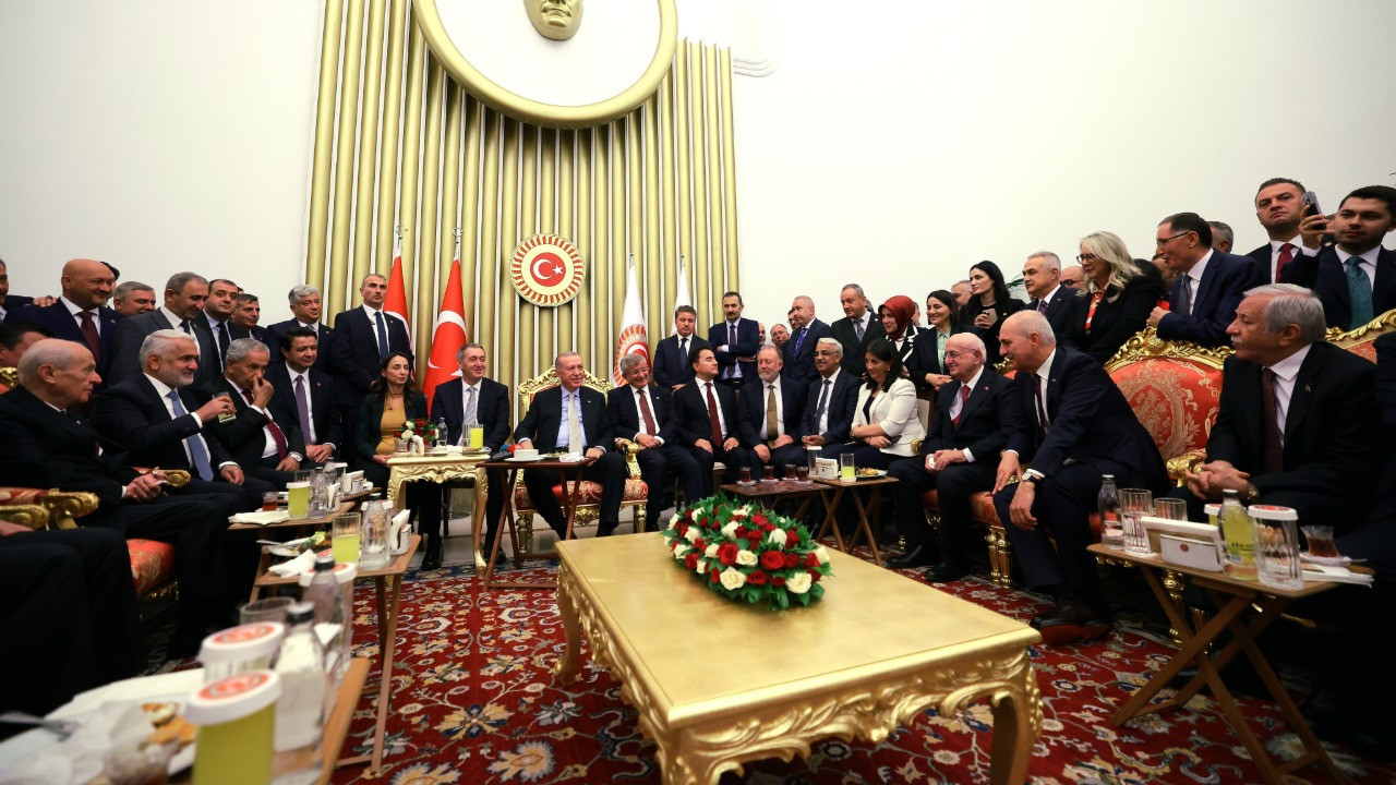 Erdoğan ve siyasi parti liderleri bir araya geldi