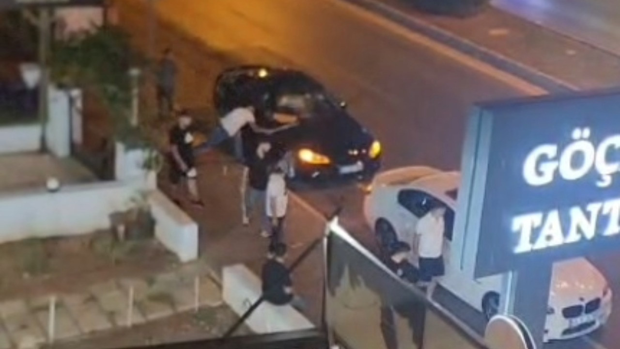 Otomobillere demirlerle saldırdılar, gözaltına alındılar