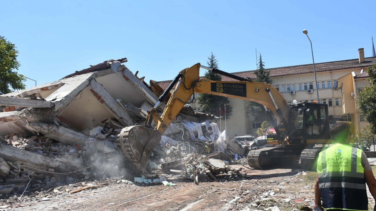 Prof. Sözbilir'den Simav açıklaması: Ölü faylar aktif oldu
