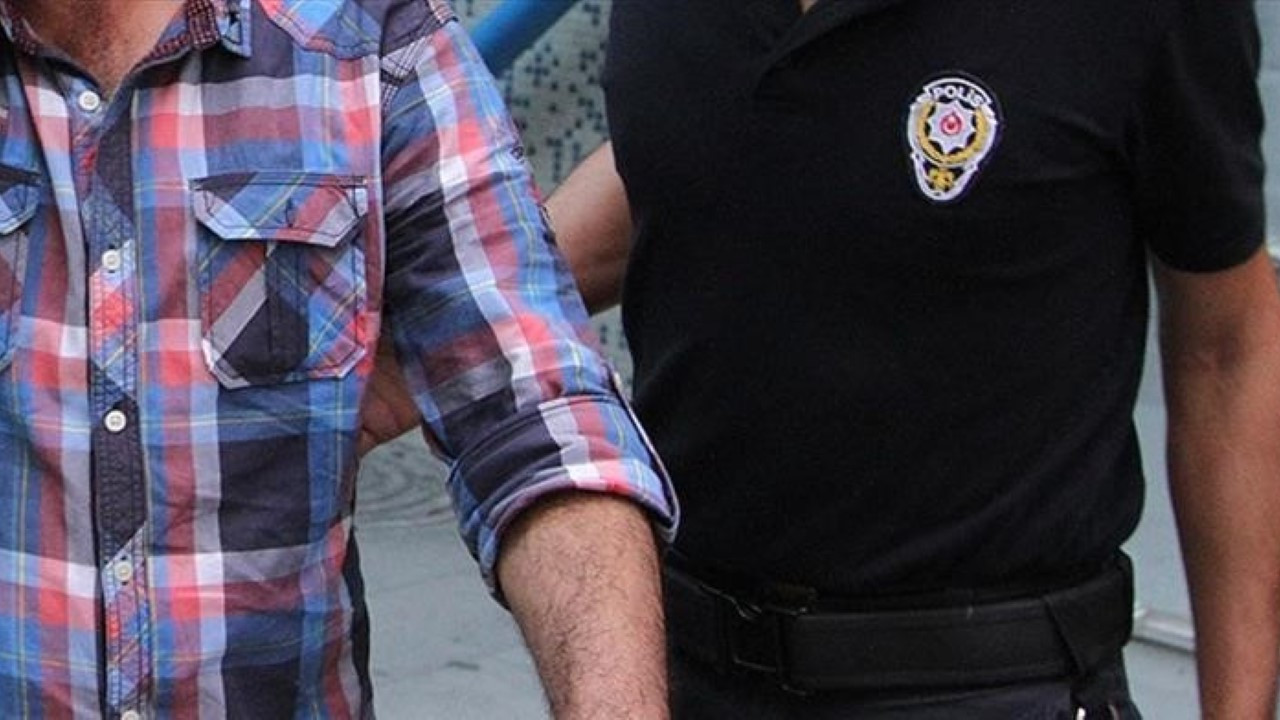 Camide ‘gayri ahlaki’ davranışa 2 tutuklama