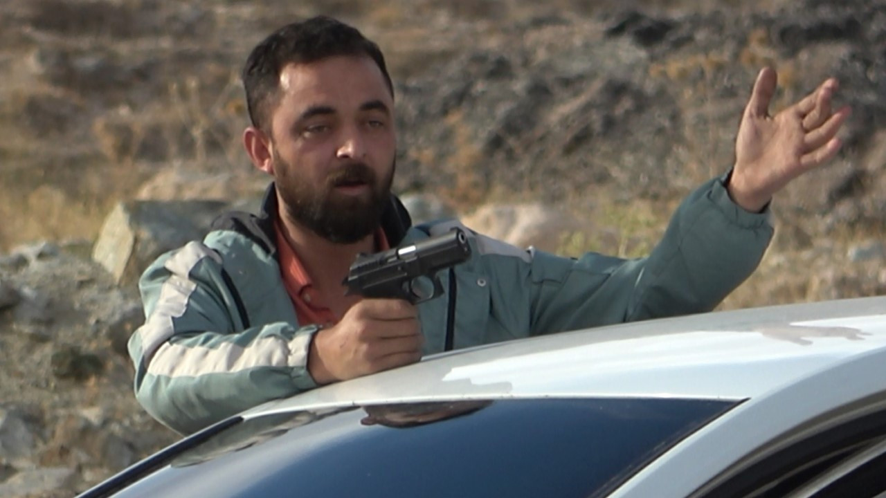 Tabancayı kafasına dayadı, 7 saat sonra arkadaşı kurtardı