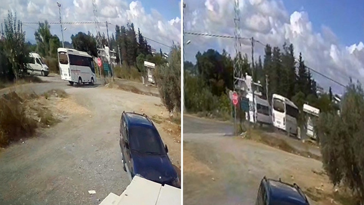 Antalya'da okul servisi midibüs ile çarpıştı: Yaralılar var