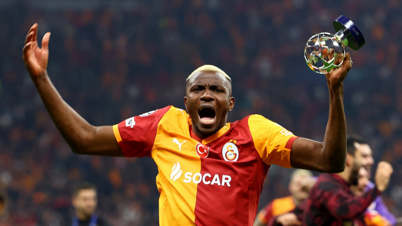 İngiliz efsane, Victor Osimhen'den özür diledi: 'Bu konularda dedikodu yapılmaz, hatalıydım'