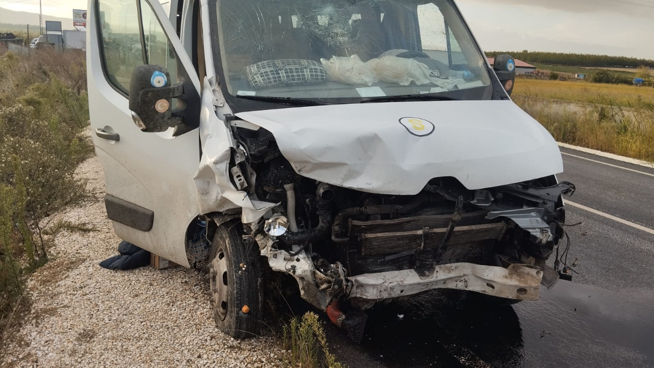 Öğrenci servisi kaza yaptı: 2 ölü, 8 yaralı