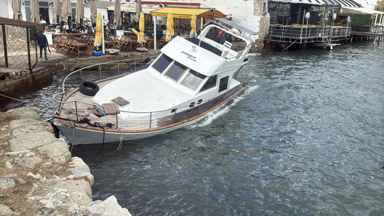 Sabah saatlerinde bastırdı: Bodrum’da tekne karaya oturdu