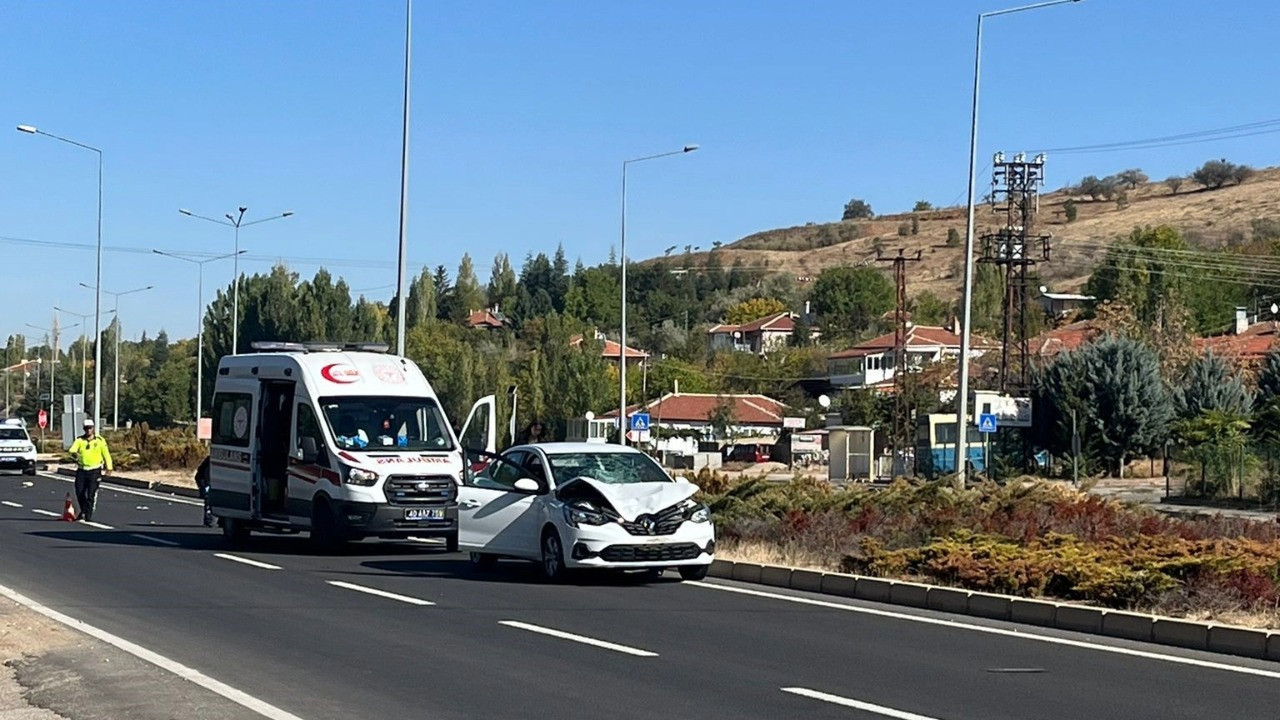 Yolun karşısına geçerken hayatını kaybetti